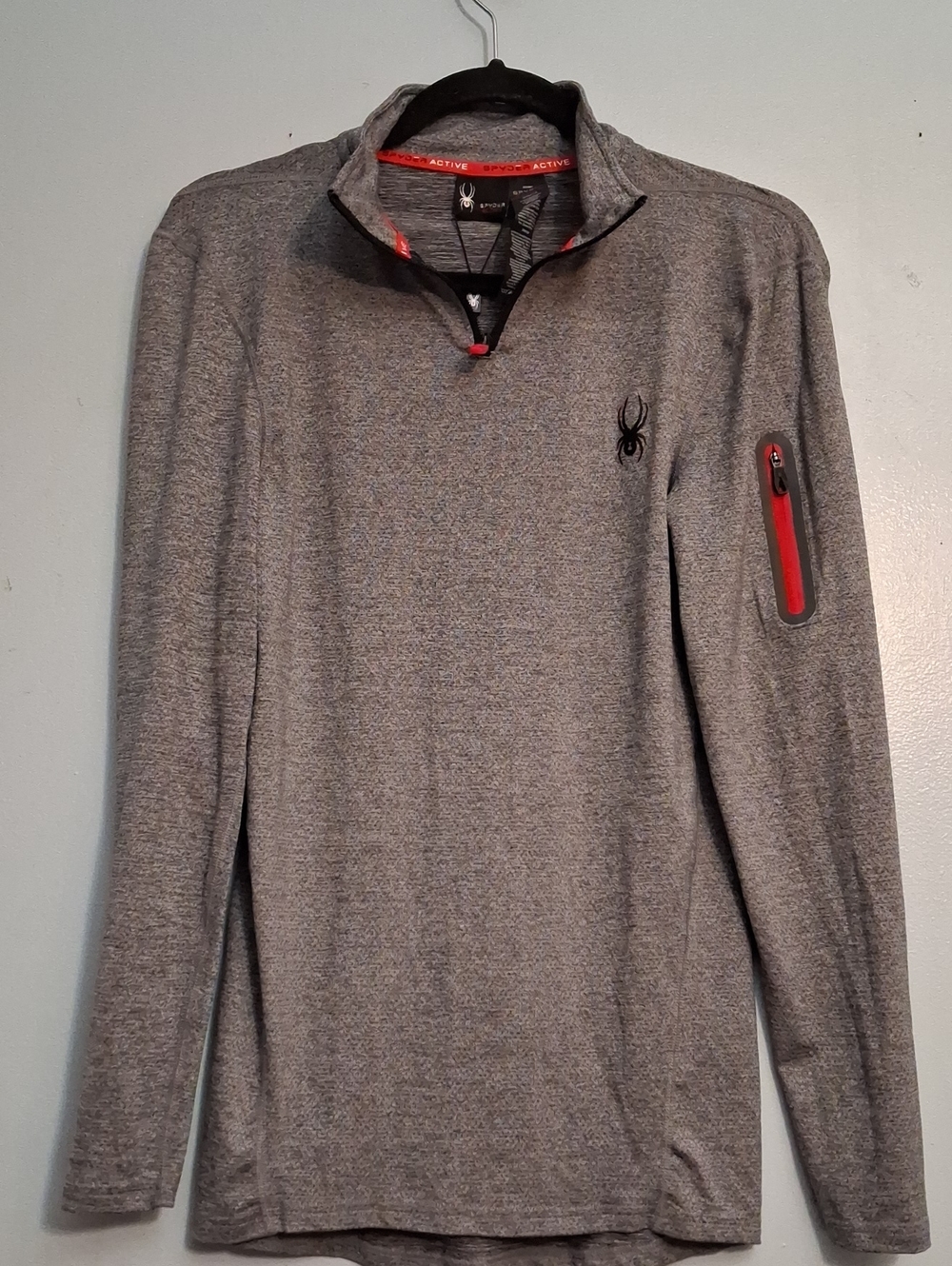 Spyder Active Size Small Men's Gray Quarter-Zip Quick Dry Stretch Sweater.